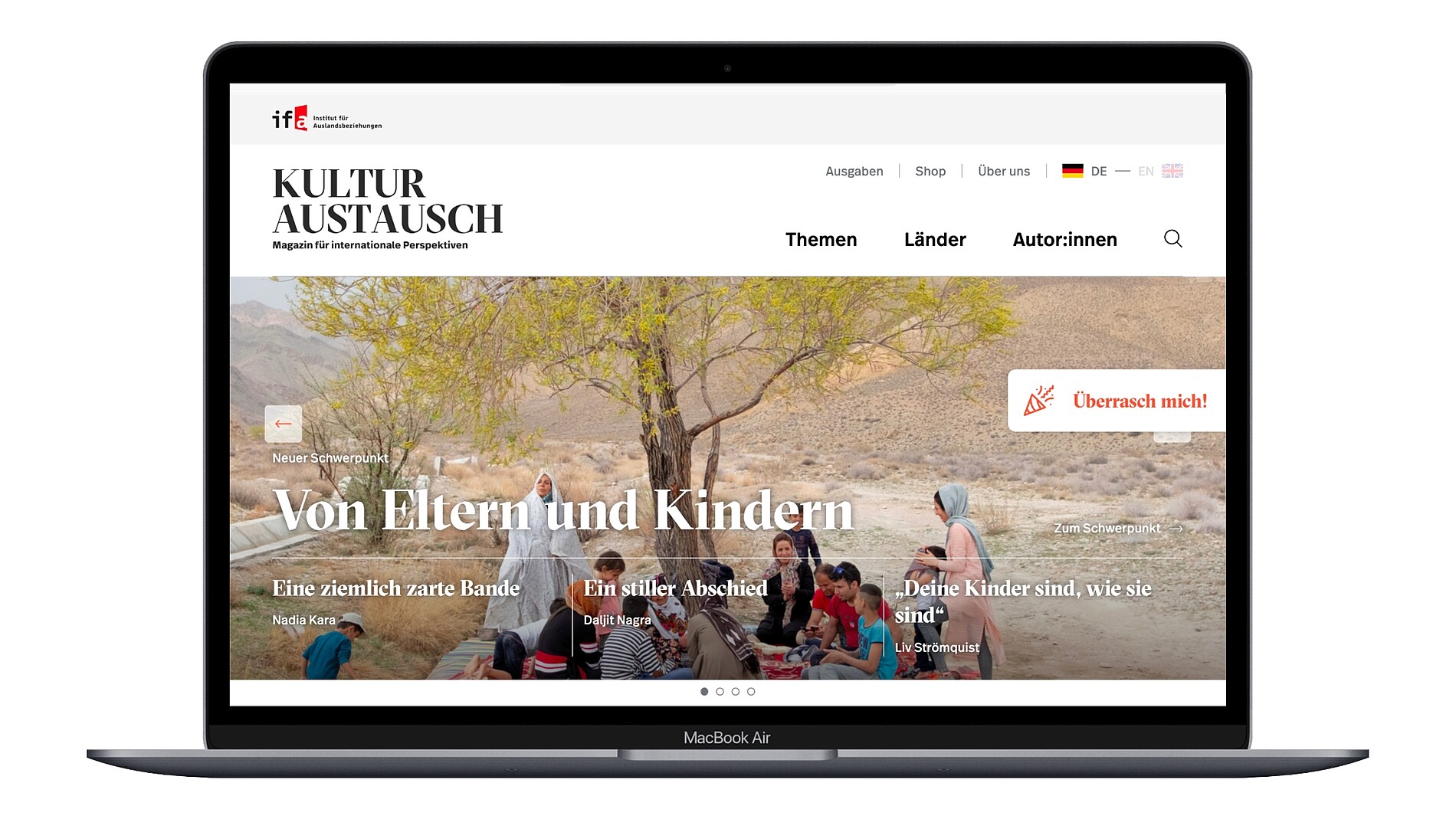 Ansicht der Startseite von kulturaustausch.de mit großflächiger Bühne auf einem Mac.